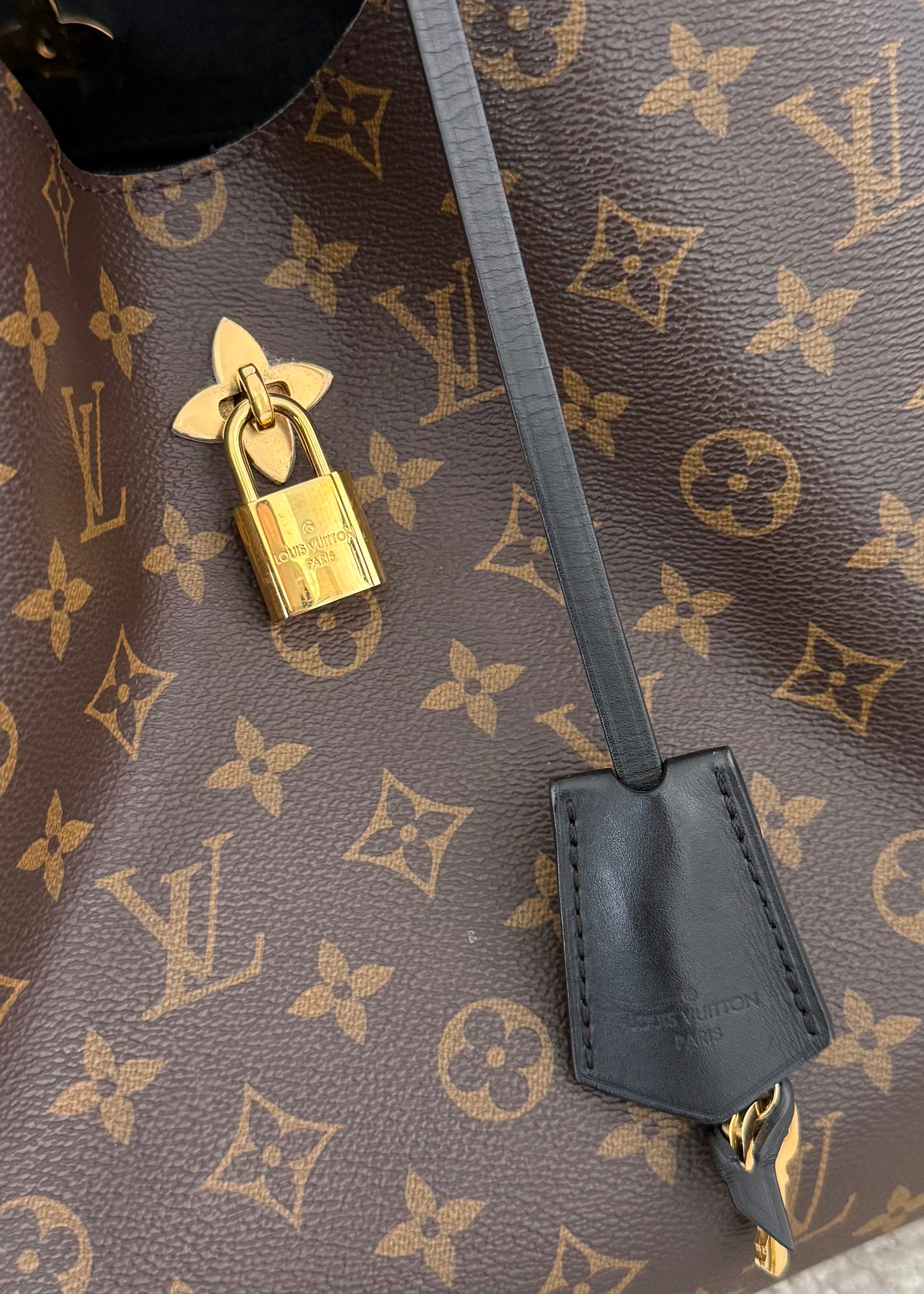 Louis Vuitton Hobo Flower