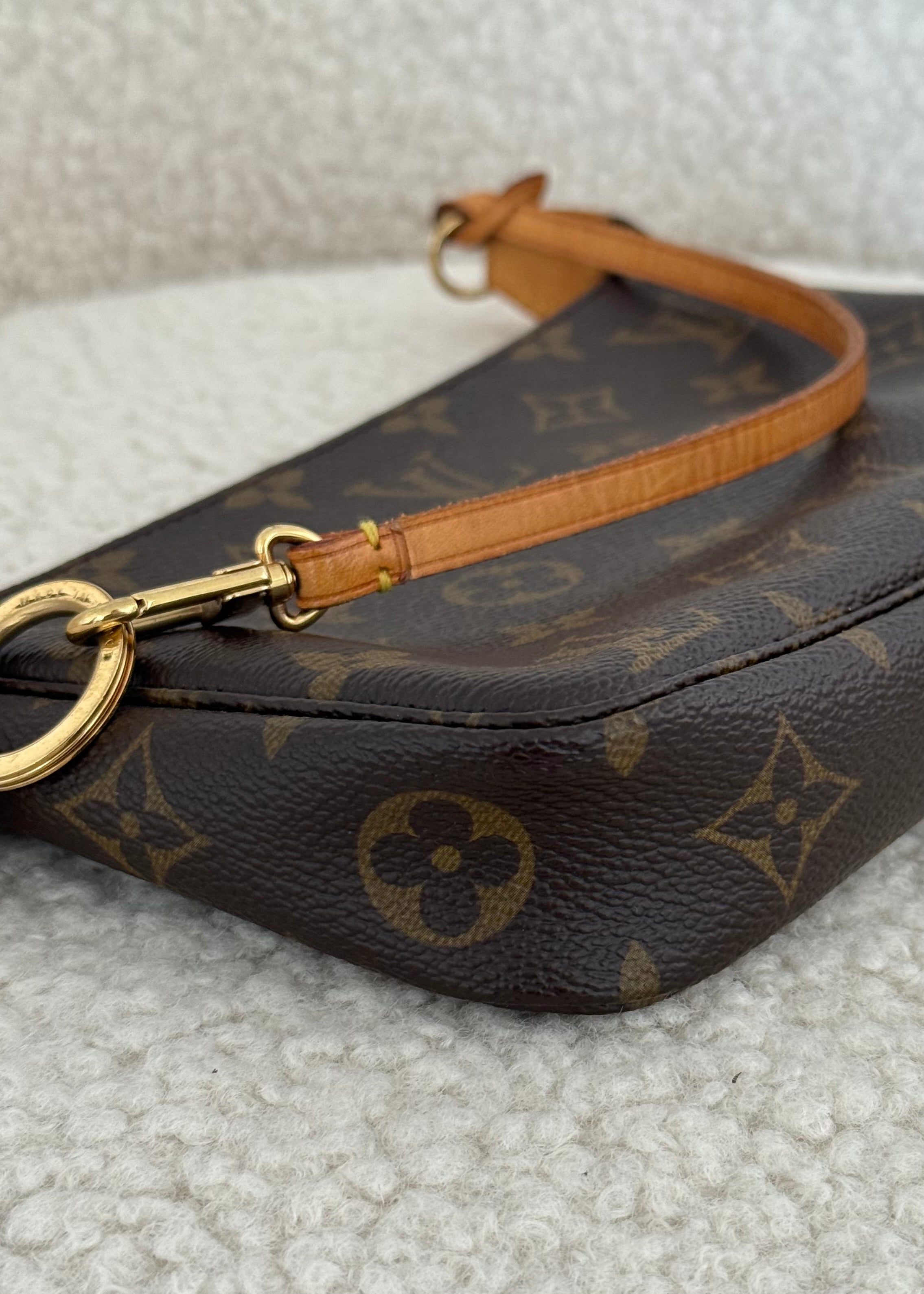 Louis Vuitton Pochette