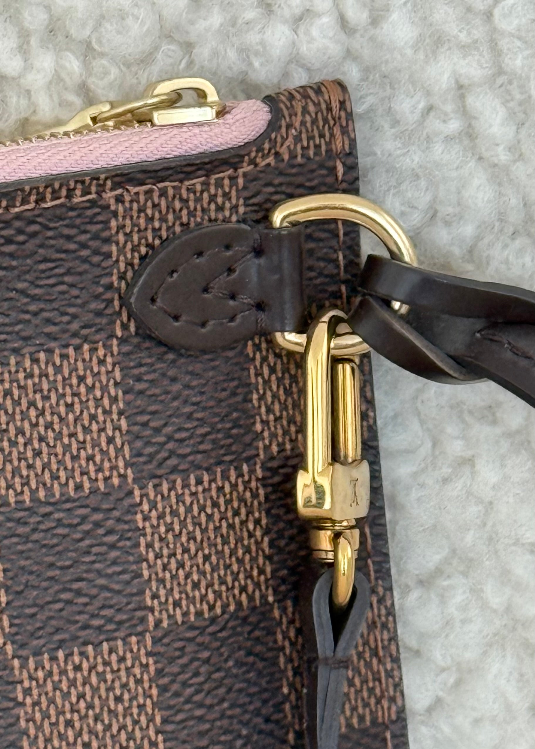 Louis Vuitton Pochette