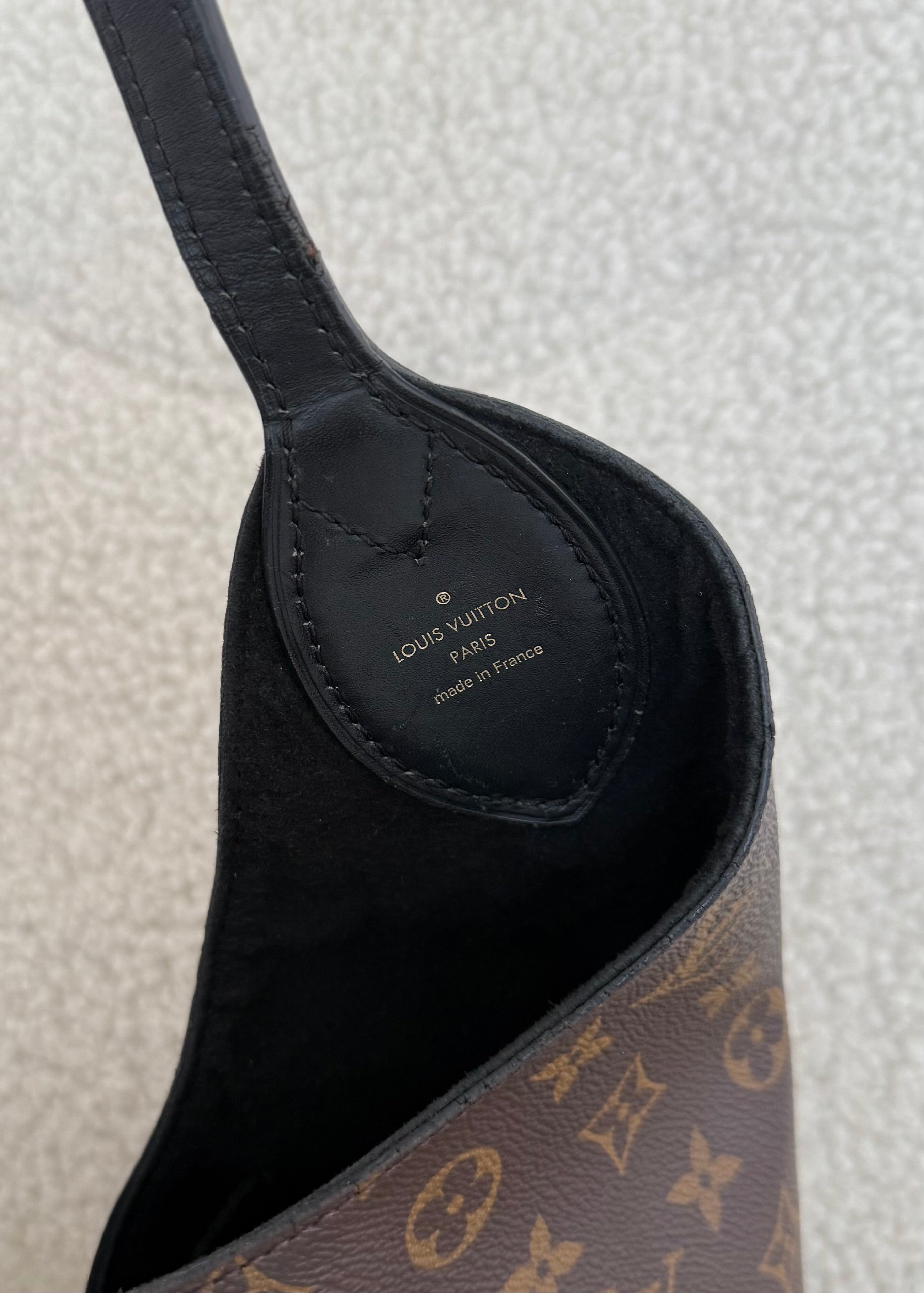 Louis Vuitton Hobo Flower