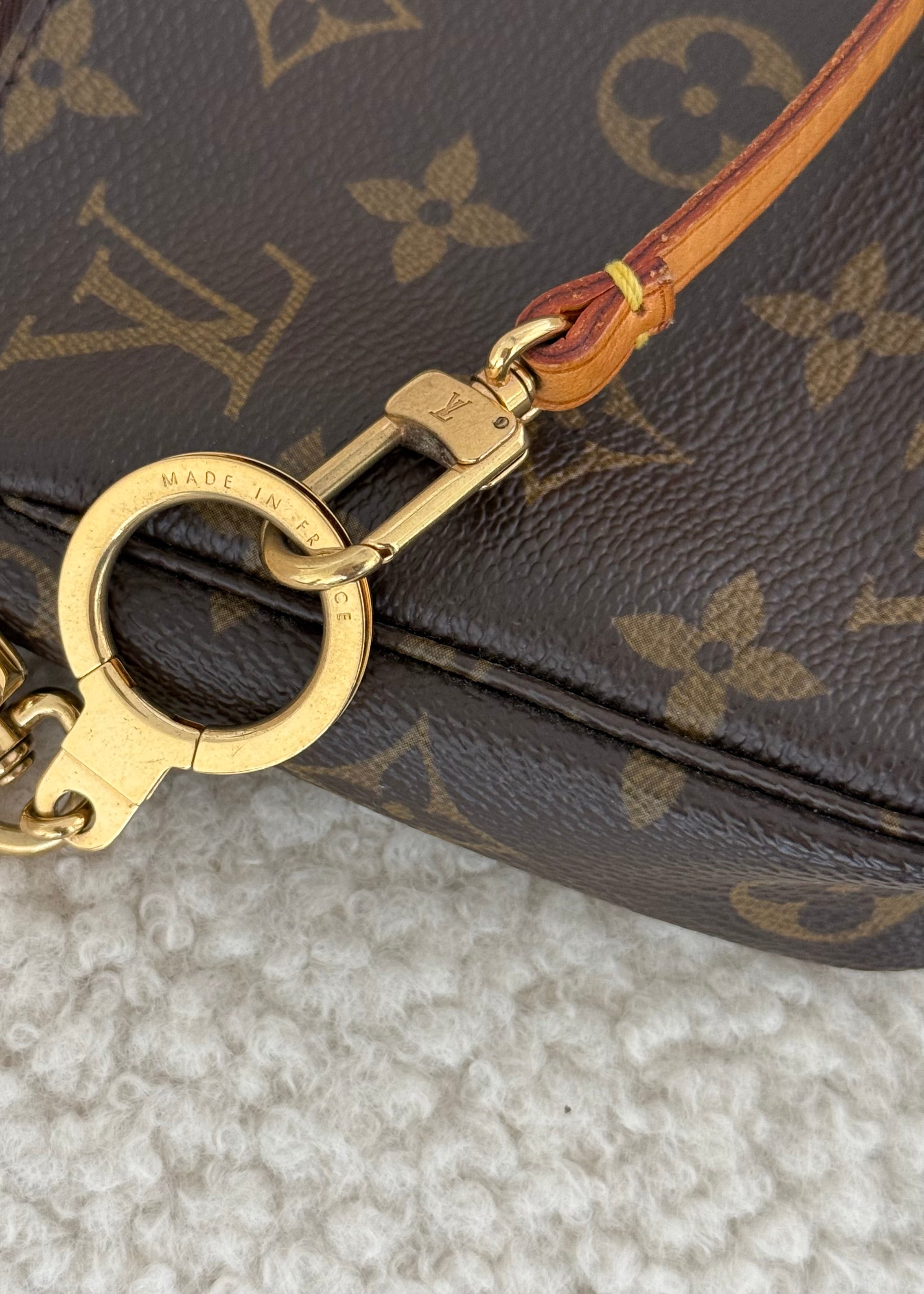 Louis Vuitton Pochette