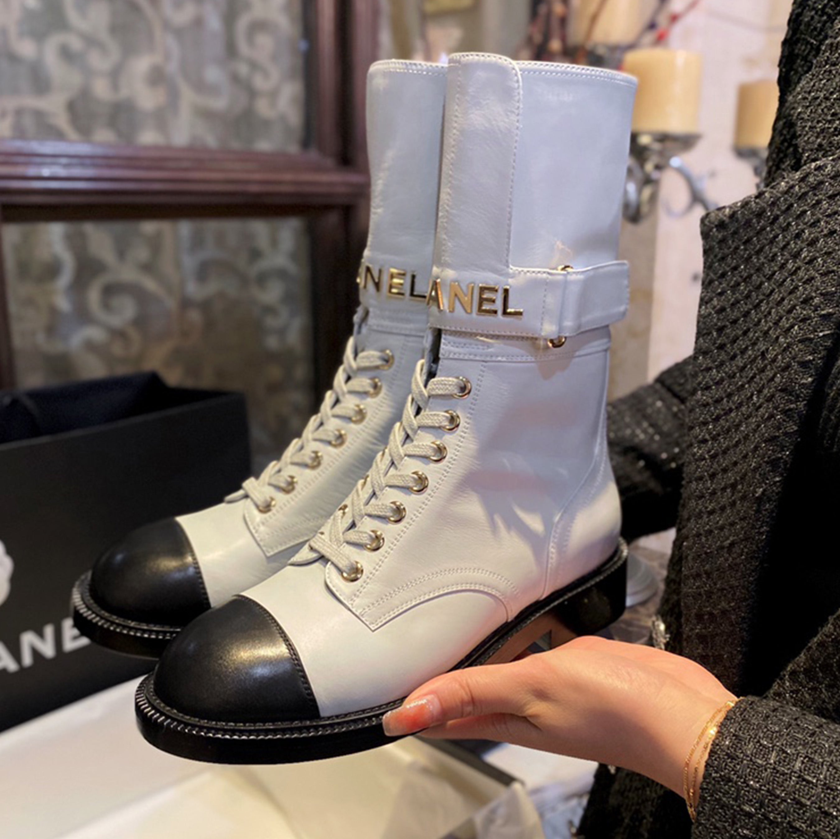 Chanel Stiefel