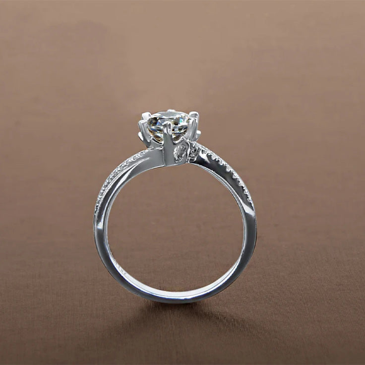 Lily Verlobungsring | 2ct Moissanite